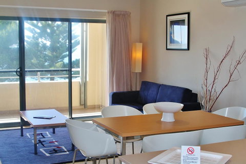 Pier Number 10 - Accommodation Georgetown 6