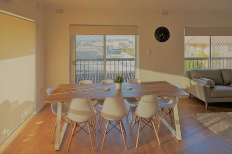 Henley Beach South, Amazing Views, Huge Private Balcony! - Accommodation Georgetown 10