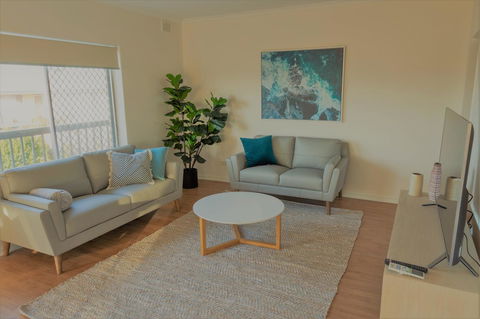 Henley Beach South, Amazing Views, Huge Private Balcony! - Accommodation Georgetown 18