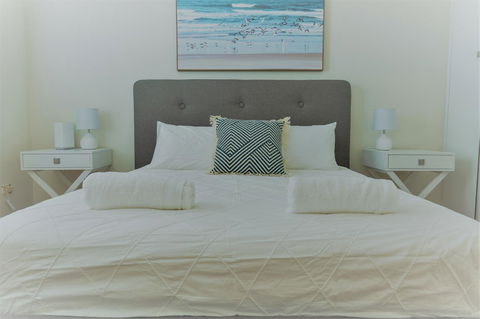 Henley Beach South, Amazing Views, Huge Private Balcony! - Accommodation Georgetown 6