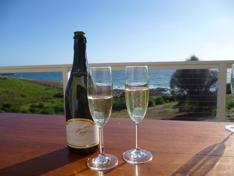 Ashendens At Penneshaw - Accommodation Georgetown 7
