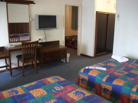 HotelMOTEL Adelaide - Accommodation Georgetown 6