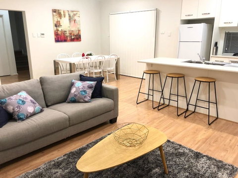 MODERN SPACIOUS 3 BR HOME - NEAR BEACH & AIRPORT - Accommodation Georgetown 8