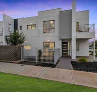 MODERN SPACIOUS 3 BR HOME - NEAR BEACH  AIRPORT - Accommodation Georgetown