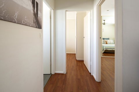 Aurora Holiday Apartment @West Beach - Accommodation Georgetown 5
