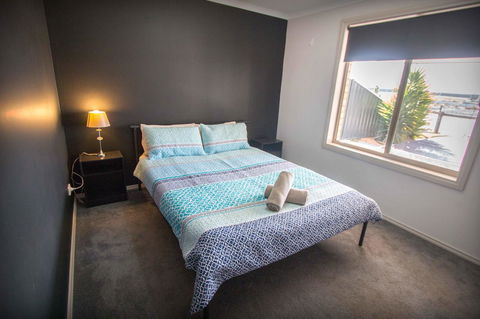 Waterfront On Jefferson, At Wellington Marina, SA - Accommodation Georgetown 13