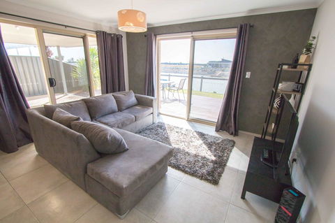 Waterfront On Jefferson, At Wellington Marina, SA - Accommodation Georgetown 6