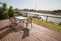 Waterfront on Jefferson at Wellington Marina SA