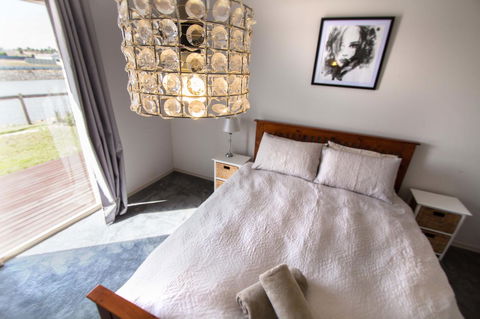 Waterfront On Jefferson, At Wellington Marina, SA - Accommodation Georgetown 10