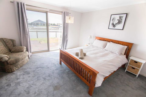 Waterfront On Jefferson, At Wellington Marina, SA - Accommodation Georgetown 9