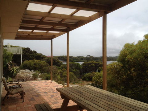 Camelot - Accommodation Georgetown 0