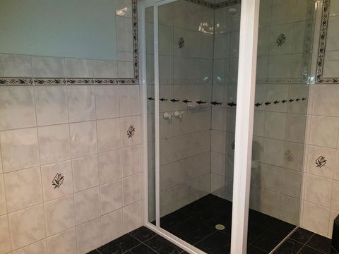 Rocks Retreat House With Sea Views - Accommodation Georgetown 16
