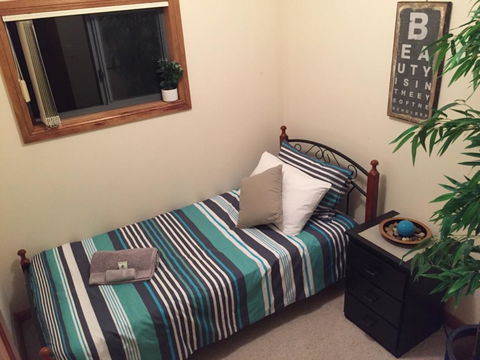 Rocks Retreat House With Sea Views - Accommodation Georgetown 9