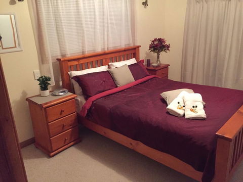 Rocks Retreat House With Sea Views - Accommodation Georgetown 6