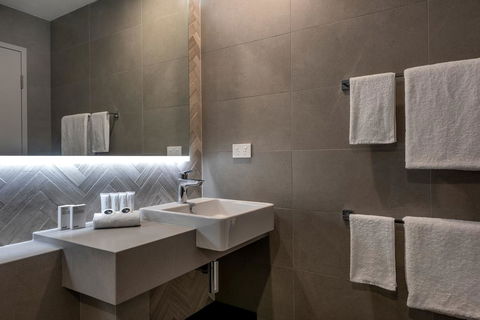 The Adnate Perth - Art Series - Accommodation Georgetown 21