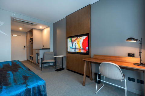 The Adnate Perth - Art Series - Accommodation Georgetown 12