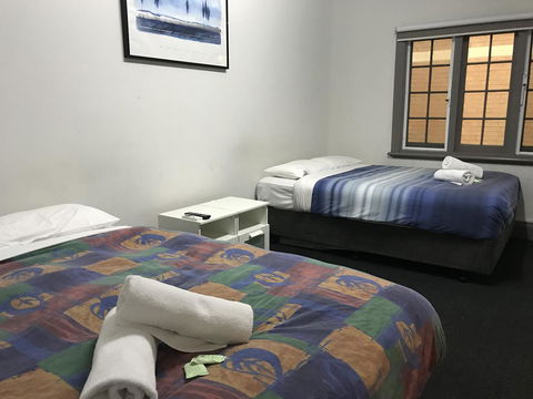 The Emperors Crown Hostel - Accommodation Georgetown 8