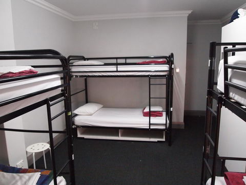 The Emperors Crown Hostel - Accommodation Georgetown 11