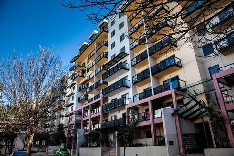 Perth Short Stays - Accommodation Georgetown 0
