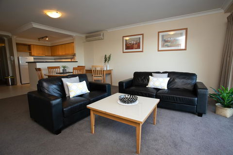 Perth Short Stays - Accommodation Georgetown 6