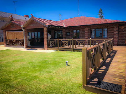 The Compass Beach House - Accommodation Georgetown 5