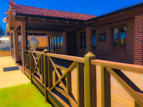 The Compass Beach House - Accommodation Georgetown 2