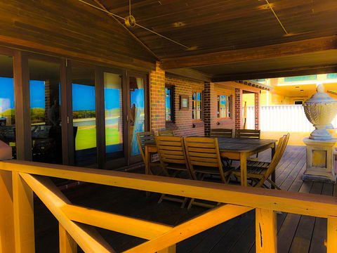 The Compass Beach House - Accommodation Georgetown 8