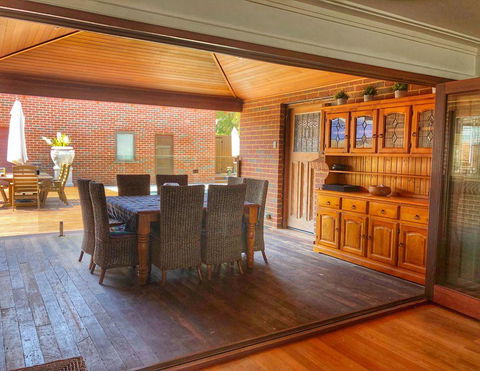 The Compass Beach House - Accommodation Georgetown 10