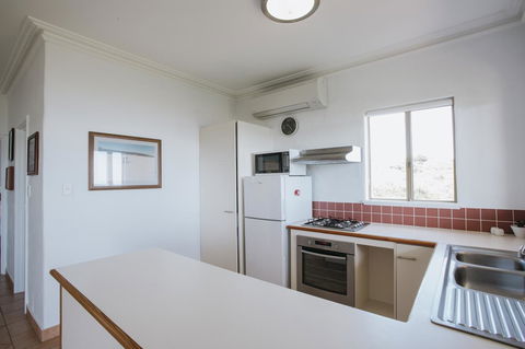 Canal Rocks Beachfront Apartments - Accommodation Georgetown 10