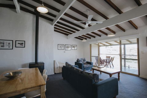 Canal Rocks Beachfront Apartments - Accommodation Georgetown 15