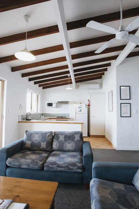 Canal Rocks Beachfront Apartments - Accommodation Georgetown 4