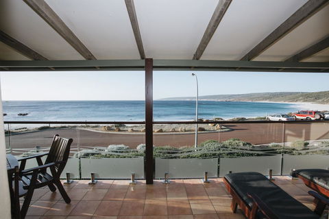 Canal Rocks Beachfront Apartments - Accommodation Georgetown 0