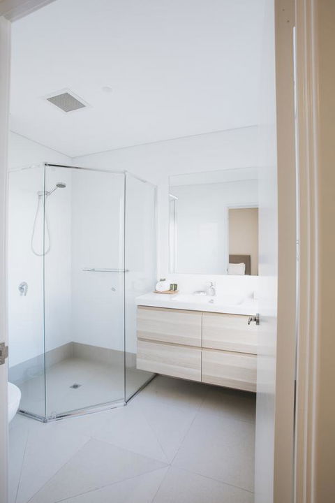 Canal Rocks Beachfront Apartments - Accommodation Georgetown 40