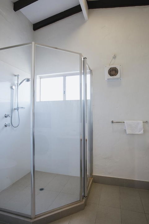 Canal Rocks Beachfront Apartments - Accommodation Georgetown 30