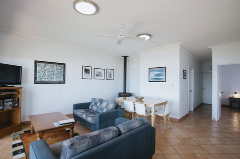 Canal Rocks Beachfront Apartments - Accommodation Georgetown 9