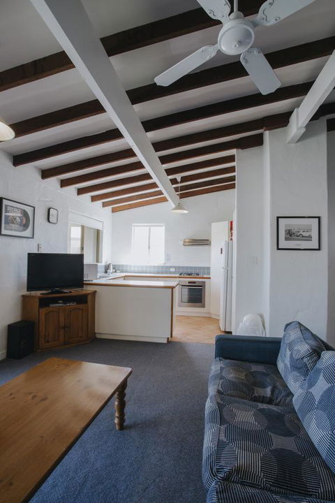 Canal Rocks Beachfront Apartments - Accommodation Georgetown 11