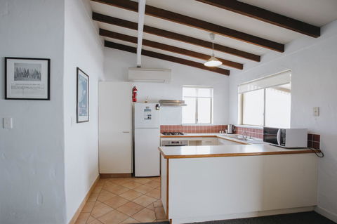 Canal Rocks Beachfront Apartments - Accommodation Georgetown 21