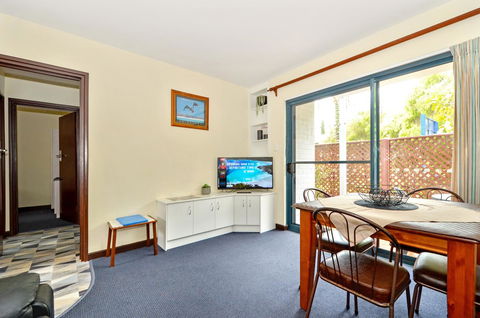 Dolphin Lodge Albany - Self Contained Apartments At Middleton Beach - Accommodation Georgetown 27