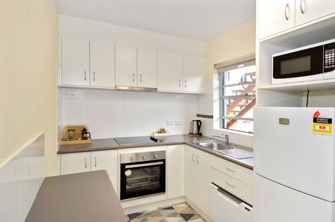 Dolphin Lodge Albany - Self Contained Apartments At Middleton Beach - Accommodation Georgetown 12