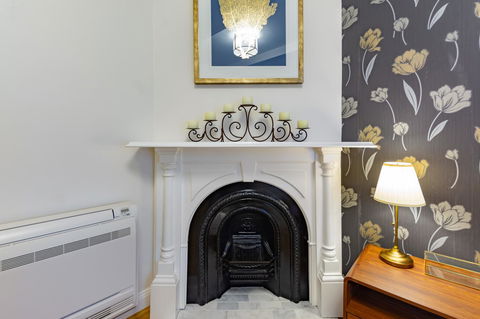 Heritage Townhouse Near Harbour Bridge - Accommodation Georgetown 8