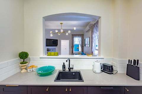 Heritage Townhouse Near Harbour Bridge - Accommodation Georgetown 13