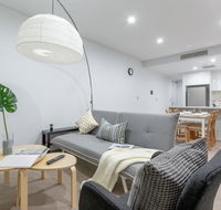Inner City Stylish apt Walk to Green Square - Accommodation Georgetown