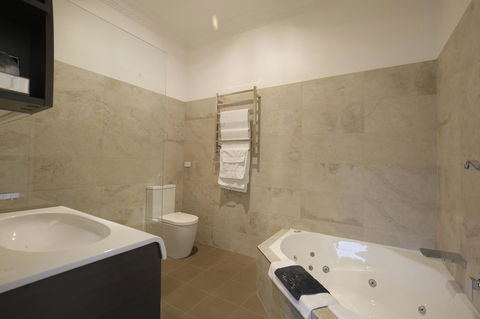 Romanz In The Valley (Luxury B&B) - Accommodation Georgetown 4