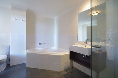 Macquarie Waters Boutique Apartment Hotel - Accommodation Georgetown 28