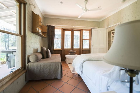 Thistle Hill Guesthouse - Walk To Many Wineries And Restaurants - Accommodation Georgetown 36