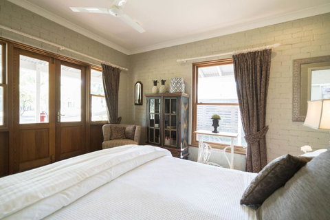 Thistle Hill Guesthouse - Walk To Many Wineries And Restaurants - Accommodation Georgetown 25