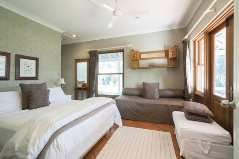 Thistle Hill Guesthouse - Walk To Many Wineries And Restaurants - Accommodation Georgetown 35