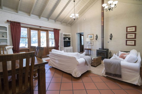 Thistle Hill Guesthouse - Walk To Many Wineries And Restaurants - Accommodation Georgetown 32