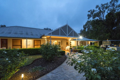 Thistle Hill Guesthouse - Walk To Many Wineries And Restaurants - Accommodation Georgetown 0
