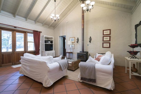 Thistle Hill Guesthouse - Walk To Many Wineries And Restaurants - Accommodation Georgetown 31